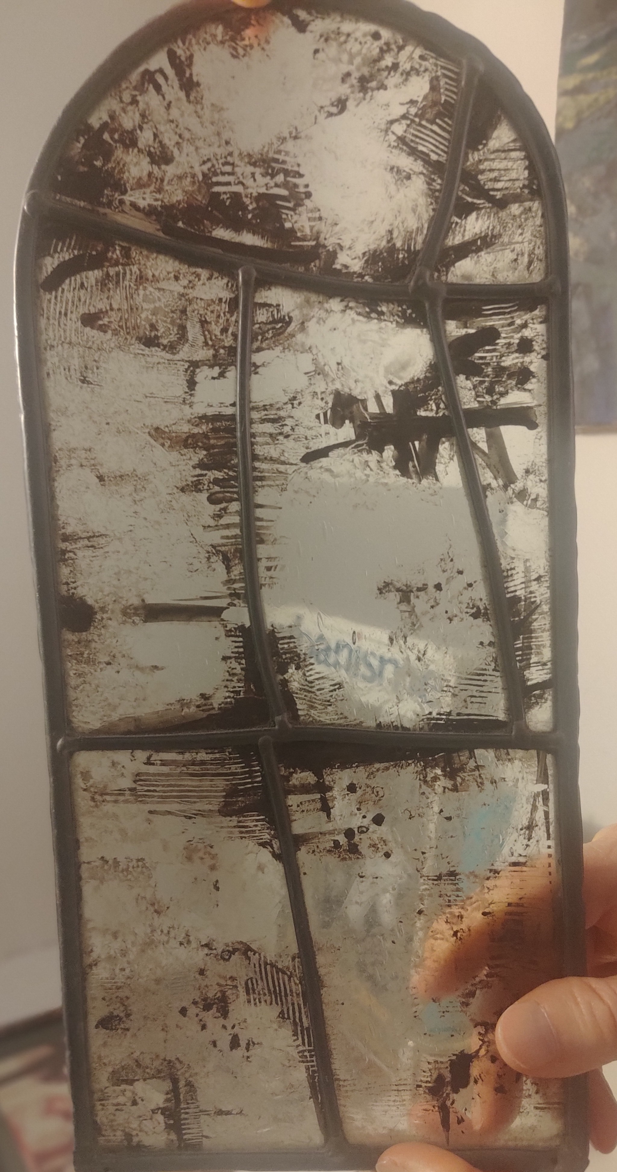 Cinq petits vitraux et un oculus